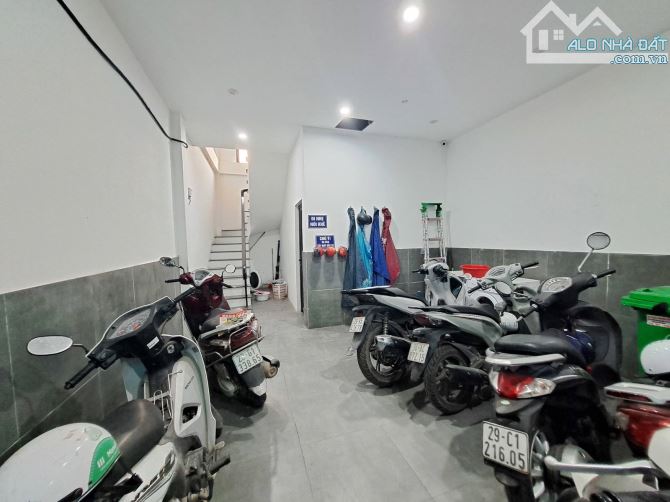 Chính chủ bán gấp Tòa nhà mới, Lô góc. CCMN 103 –Pháo Đài Láng, Đống Đa. DT: 60m2 – 5 - 2