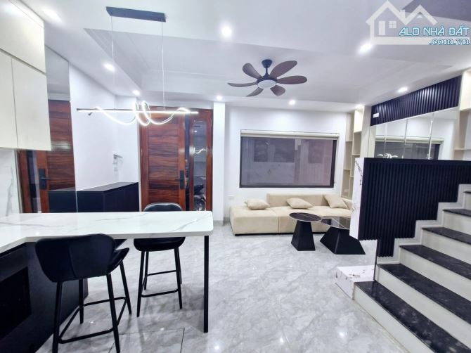 7,59 tỷ dt 40m 5t 6mMT sở hữu nhà minh khai,lô góc,xây mới,gần phố,tt hai bà trưng  - Nằm - 2