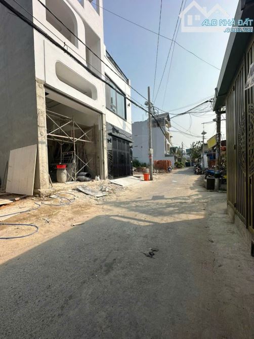 Bán lô đất APĐ 09, đường đẹp giá rất tốt. 1 lô duy nhất - 2