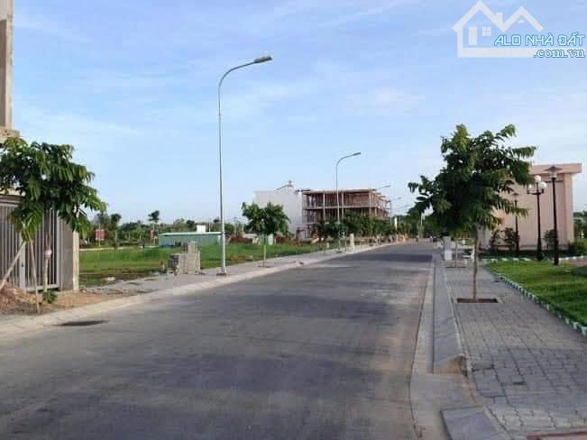 CƠ HỘI VÀNG AN CƯ & ĐẦU TƯ: ĐẤT NỀN MẶT TIỀN LÃ XUÂN OAI, GẦN GA METRO, GIÁ CHỈ 30TR/M²! - 2