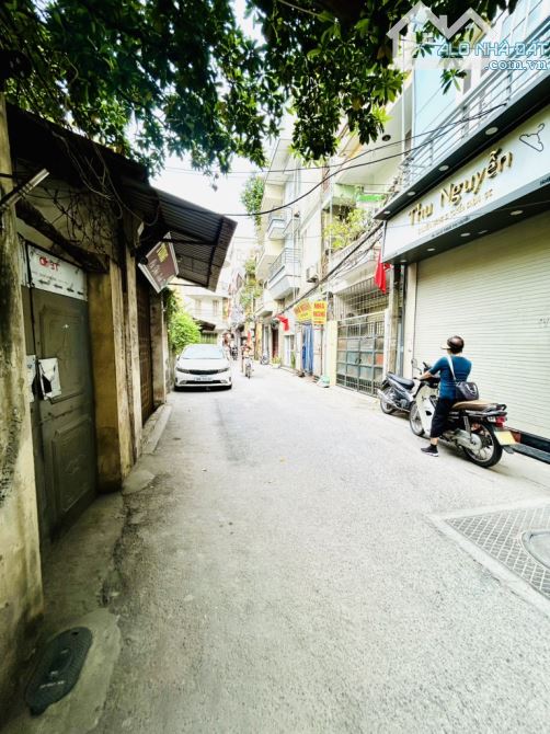 Bán nhà Dương Văn Bé, ngõ cực nông, ô tô đỗ cổng, trước nhà thoáng DT30mx5TxMT3,1 -7,9 tỷ - 2