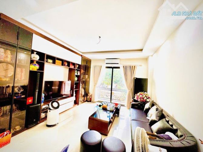 Bán nhà 6 tầng mặt phố Lê Quý Đôn 40m2. Giá 13.5 tỷ. Full nội thất có thang máy - 2