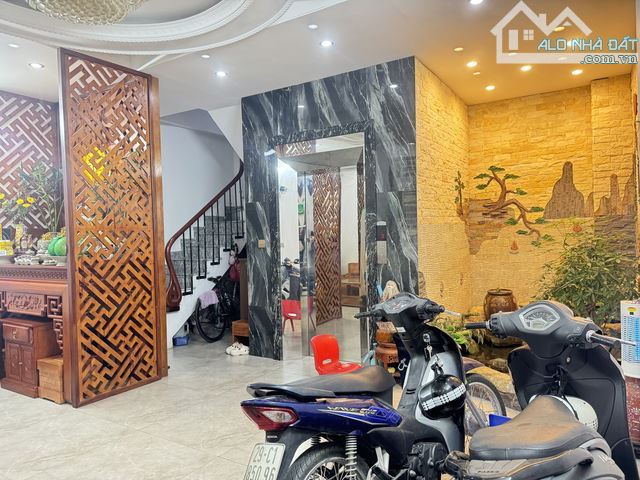 NHÀ ĐẸP TẶNG NỘI THẤT NGÕ THÔNG Ái Mộ 6 TẦNG THANG MÁY 12.9 TỶ.LONG BIÊN. - 2