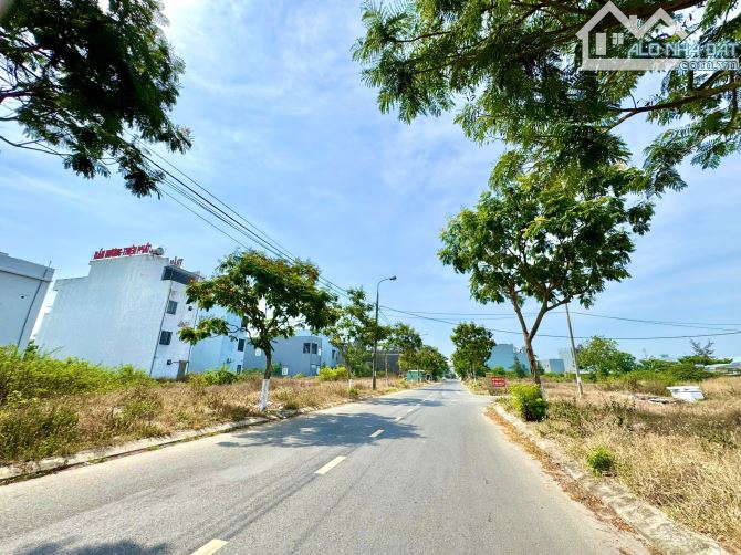 Bán 3 lô liền kề 300m đường Hoàng Bình Chính ngay Khu biển Non Nước và UB Phường Hòa Hải - 2