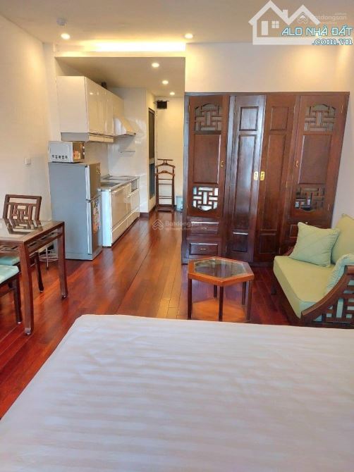 Bán tòa 6 tầng 1 mặt phố 1 mặt ngõ ôtô - MP Đội Cấn - 110m2 MT: 5.5m - kinh doanh tốt - 2