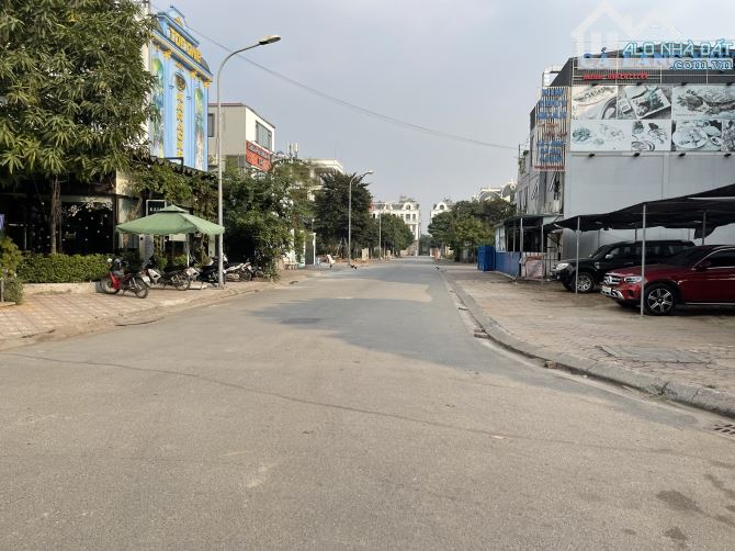 Cần bán gấp lô đất nằm 136m2 tại khu đấu giá 31ha, TT Trâu Quỳ, lô giáp góc, gần phố Cửu V - 2