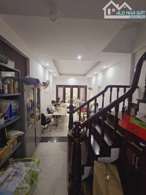 Nguyễn Văn Huyên – phân lô 5 tầng thoáng trước sau, ô tô dừng đỗ đêm. - 2
