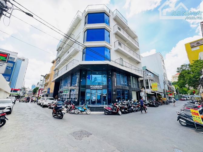 Tòa nhà góc 2 mặt tiền Hầm 7 tầng DT: 20x14m Giá: 80 tỷ Thu nhập 3,6 tỷ/năm - 2