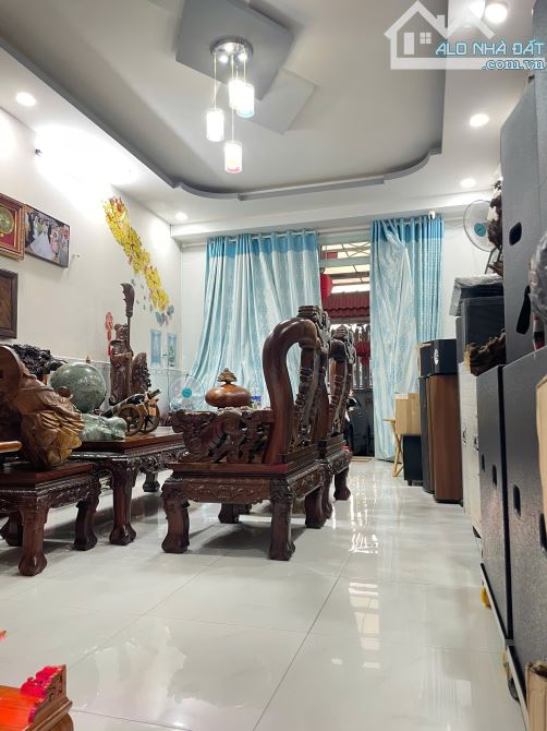 HÀNG HIẾM NHÀ MẶT TIỀN ĐƯỜNG LỚN KINH DOANH MỄ CỐC P15 Q8 - 2