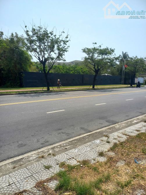 Bán 312m2 đất đường VÕ NGUYÊN GIÁP, vệt sân bay nước mặn - 2