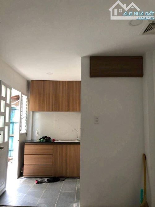 Bán nhà sát mặt tiền Chu Văn An , P12 , 18m2 , 2,55tỷ bớt Lộc - 2