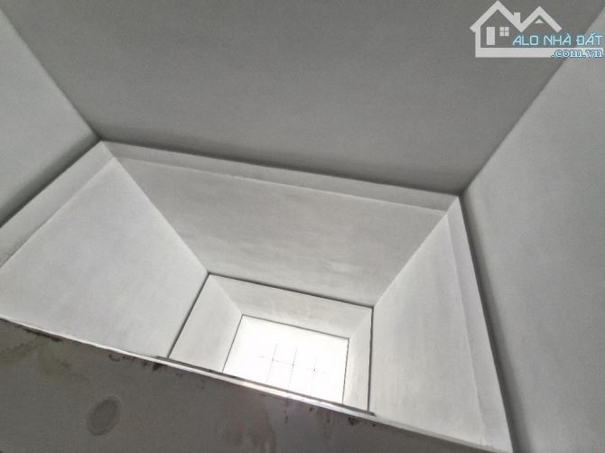 Mặt Đường Nhựa Lô kế góc Quận 2, Chỉ 13 Tỷ, 5 Tầng Có Thang Máy - 2