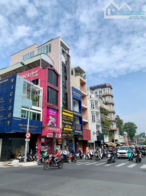 BÁN NHÀ CẤP 4, HXH, TRUNG TÂM QUẬN Q1.DT:4x20, giá:24 tỷ - 2