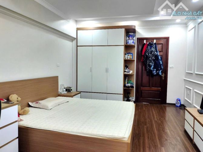 Bán NR đẹp tại Ngô Thì Nhậm, 8,7 tỷ, 51m2, 4PN, 3WC, nhiều tiện ích - 2