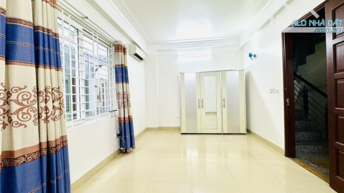 NHÀ ĐẸP - VỪA TIỀN - NGÕ NÔNG - Ô TÔ ĐỖ CỬA. - 2