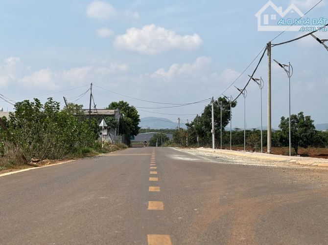 Chỉ còn 1 lô duy nhất giá 850 triệu, diện tích 150m2, sổ riêng, gần sân bay Liên Khương - 2