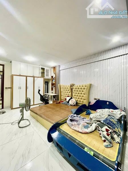 NHÀ TO-GIÁ ĐẸP -NHÀ ĐẸP, Bán nhà ngõ phố  Ngô Quyền-Ngô Thì Nhậm, 70m2, 4T, MT 4.3m - 2