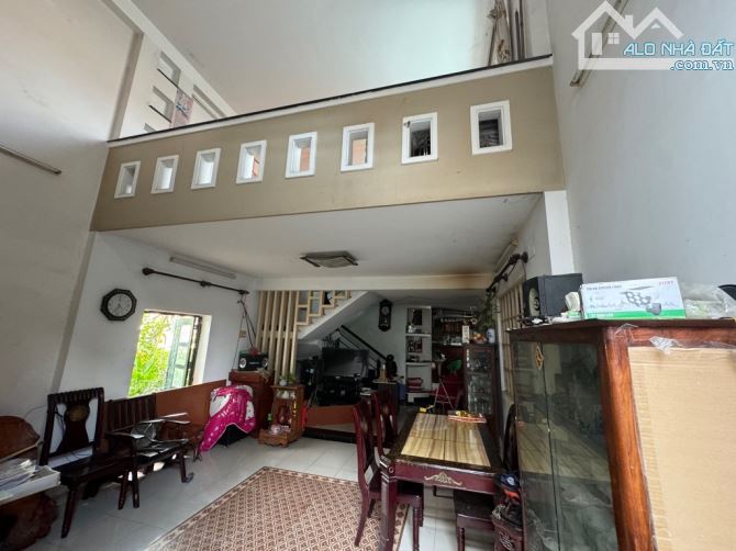 CHỦ CẦN TIỀN BÁN GẤP NHÀ 3 TẦNG HƠN 150M2 GIÁ 5 TỶ NHỈNH - 2