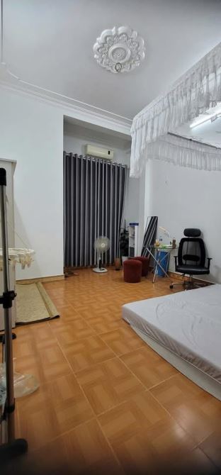 CHỦ NHÀ CẦN BÁN NHÀ GẦN PHỐ TRUNG VĂN - NAM TỪ LIÊM - VỊ TRÍ ĐẸP - DT 68M - 4 NGỦ. - 2