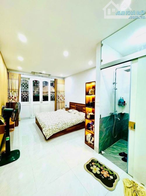 Hoa khôi cực hiếm - vip Tôn Đức Thắng, view hồ, thang máy, ô tô đỗ cửa, tặng full nội thất - 2