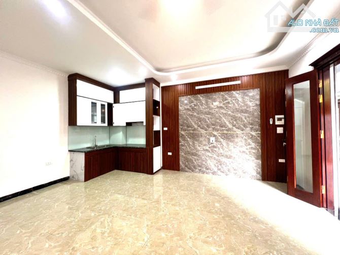 TUYỆT PHẨM NHÀ MỚI 5 TẦNG - THẠCH BÀN, LONG BIÊN, DIỆN TÍCH RỘNG, 4 NGỦ, Ở SƯỚNG - 2