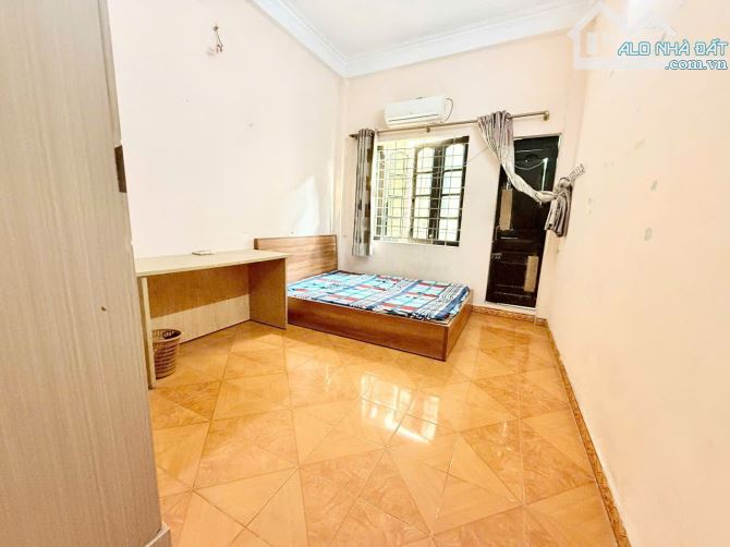 Siêu phẩm Lê Trọng Tấn, phân lô quân đội, sát mặt phố, ô tô đỗ cửa, kinh doanh, 35m2, hơn - 2
