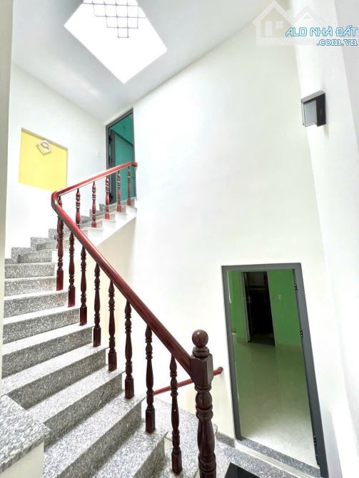NHÀ ĐẸP KẾ LÂM VĂN BỀN P.TÂN KIỂNG,QUẬN 7,4X15M,3 TẦNG,3 PN.CHỈ 5.5 TỶ - 2
