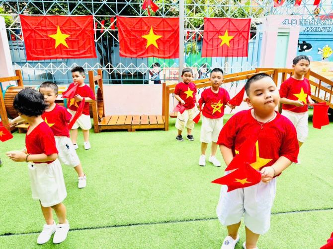 Nhà bán hẻm thông bà hạt Q10. Tphcm. Giá 3,6 tỷ - 2