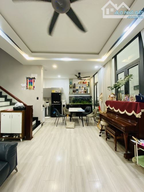 NHÀ ĐẸP KHU K300- DT 9x10mx3 tầng- thiết kế đẹp như căn hộ cao cấp - 2