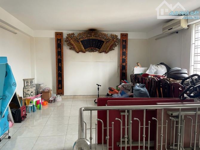 Mặt phố Lệ Mật - oto tránh - lô góc - 52m2 x 4 tầng giá 8.9 tỷ - 2
