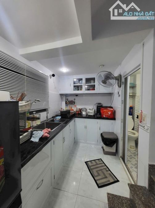 Nhà 3 tầng, Linh Đông, full nội thất,, giá 2.6 tỷ - 2