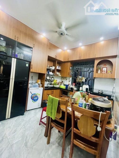 LÔ GÓC 0 LG - ĐẸP LUNG LINH - HẺM 6M SÁT MẶT TIỀN - 50M - 3 TẦNG NHỈNH 7 ĐỒNG - 2