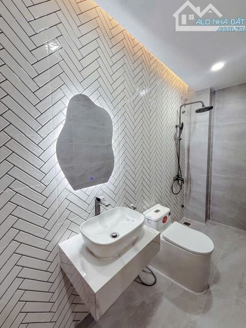 BÁN NHÀ ĐẸP GÓC 2 MẶT HẺM QUẬN 1 HẺM 186/ TRẦN QUANG KHẢI, 4M X 9M, 3PN-3WC- 7 TỶ TL - 2