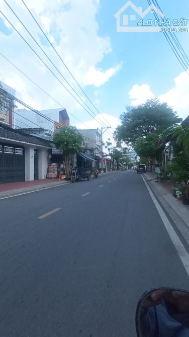 Chính chủ gửi bán căn nhà vị trí cực đẹp tại đường 24, Linh Đông, Thủ Đức – hẻm xe hơi thô - 2