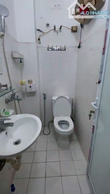 Cho thuê nhà ngõ ô tô Khương Thượng, 4 tầng x 30m2, 4 ngủ, 11.5 Triệu/th - 2