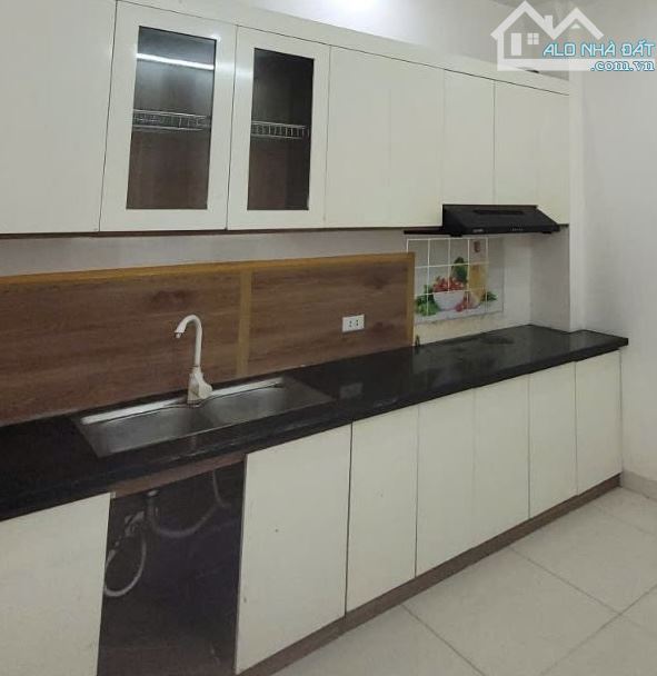 NHÀ DÂN XÂY 3 TẦNG 40M 3 NGỦ, 3 WC RẤT PHÙ HỢP CHO GIA ĐÌNH TRẺ. - 2