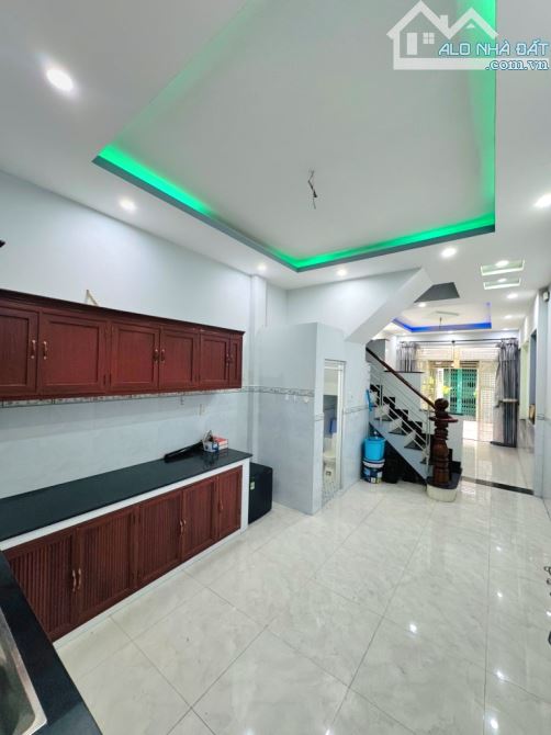 BÁN NHÀ ĐẸP CẠNH TỈN.H LỘ 10 - KH.U TÊ.N LỬ.A - HẺM XE HƠI - DTSD 84M2 - 2