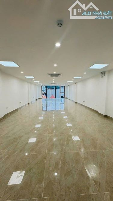 Bán tòa nhà Hoàng Văn Thái - MẶT PHỐ - 114m2 - MT KHỦNG 8M - 8T CÓ HẦM - 150tr/th - 60 tỷ. - 2