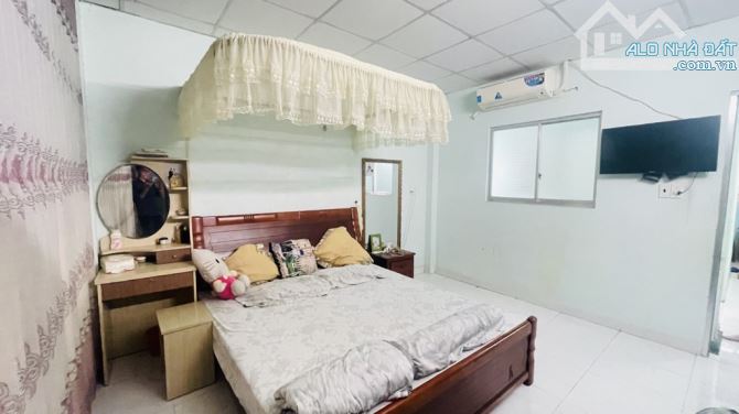 Nhà quận 12 - 70m2 - 2 tầng - 3pn - giảm 500tr - Giá còn 3,X tỷ - 2