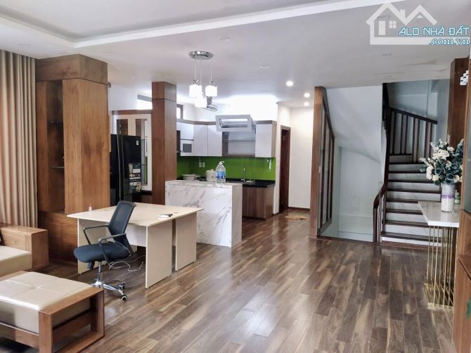 Bán nhà phân lô Hoàng Quốc Việt 45m x 5T ô tô tránh nhau giá chỉ 18 tỷ - 2