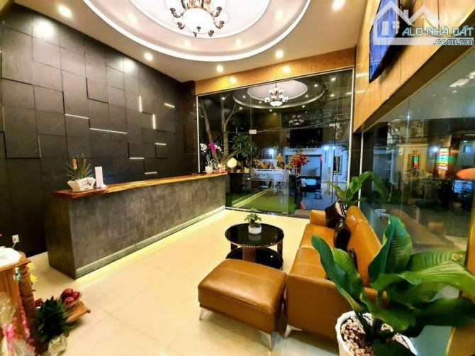 Bán khách sạn tn 300tr/tháng đường Cửu Long, DT: 10x 15m -góc 2mt- hầm 7 tầng giá 45 tỷ TL - 2