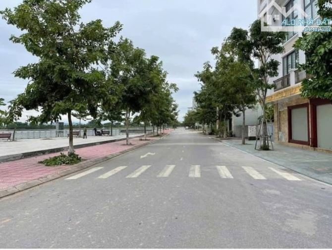 Pán 2 lô liền kề 180m2 nhìn hồ to Đồng Soi, Thị Cầu, tp BN. Giá 1x,x tỷ - 2