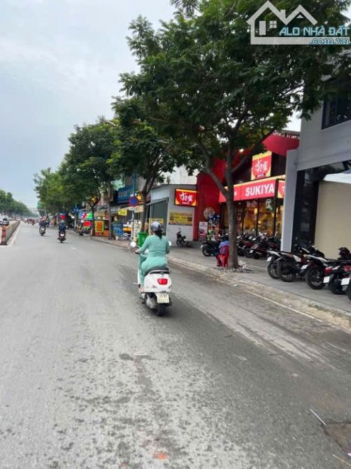 MẶT TIỀN KÊNH TÂN HOÁ - KINH DOANH TUYỆT VỜI - NHÀ C4 MỚI - 95M2 - GIÁ CHỈ 10.5 TỶ  +  Địa - 2