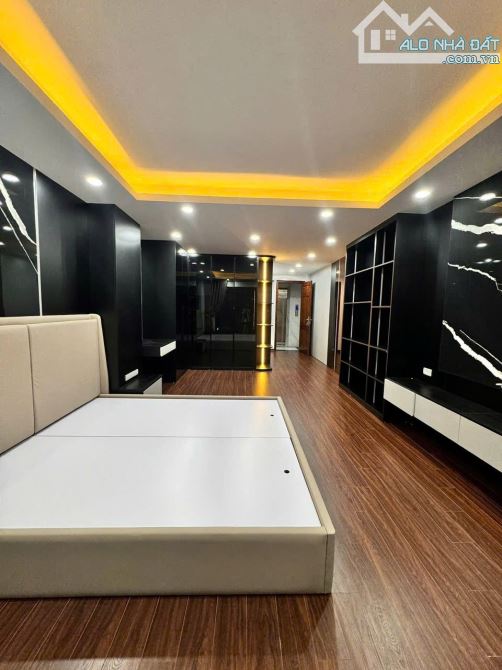 Siêu phẩm 6 tầng thang máy gara ô tô kinh doanh 50m2 - 2