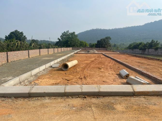 Bán mảnh đất 100m2 mặt tiền 8m, chính chủ F0, Hòa Thạch, Quốc Oai chỉ nhỉnh 2 tỷ - 2