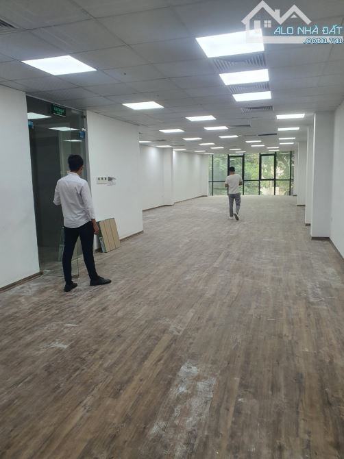 Cho thuê văn phòng 100 m2 giá 25 triệu tại 141 Bà Triệu, Quận Hai Bà Trưng - 2