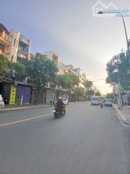 Rẻ Nòi 🌈MTKD đường Chợ Lớn, F.11, Quận 6 vuông (4x21m) 5 tầng chỉ 16.2 Tỷ - 2
