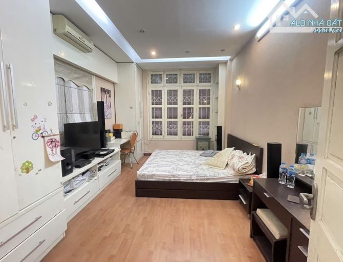 Vĩnh Hưng - LÔ GÓC, GẦN PHỐ- 35m2- 5 tỷ 95 - 2