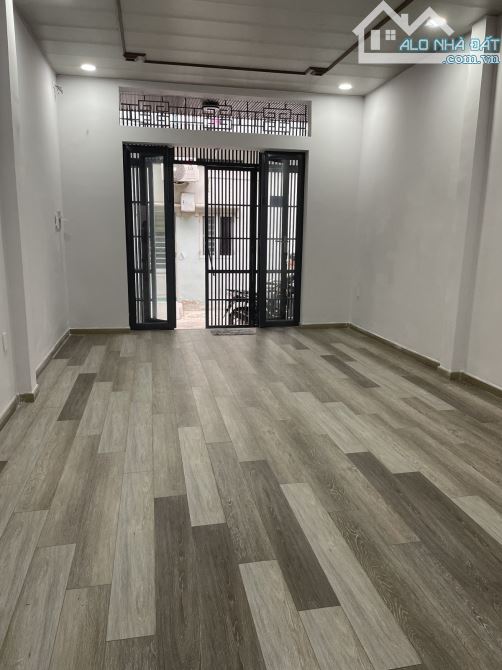 10 TỶ TL - HẺM ÔTÔ THÔNG QUẬN 10 - SÁT MẶT TIỀN ĐẠI HỌC KINH TẾ - DT 4*12M ĐÚC 3 TẤM ĐẸP - 2