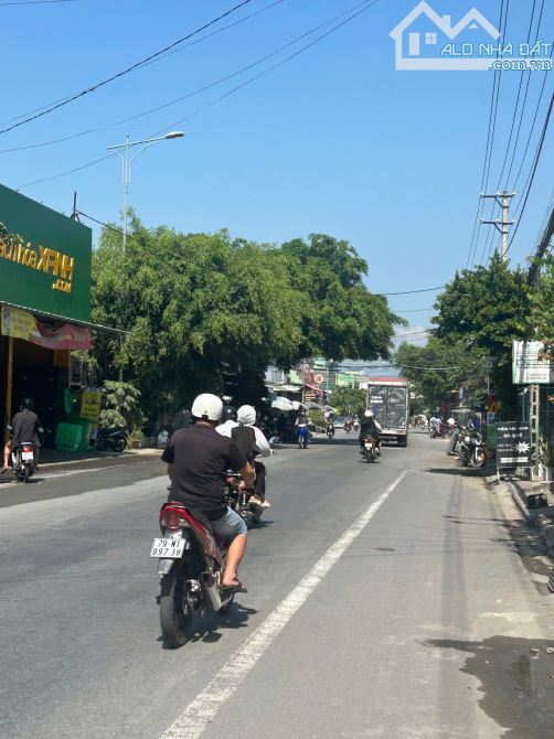 Bán nhà mặt tiền đường Đồng Khởi Diên Khánh ngang 7m gần chợ Thành - 2
